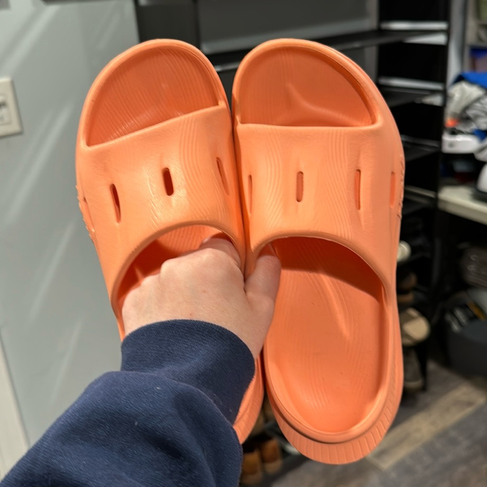 Hoka Slides